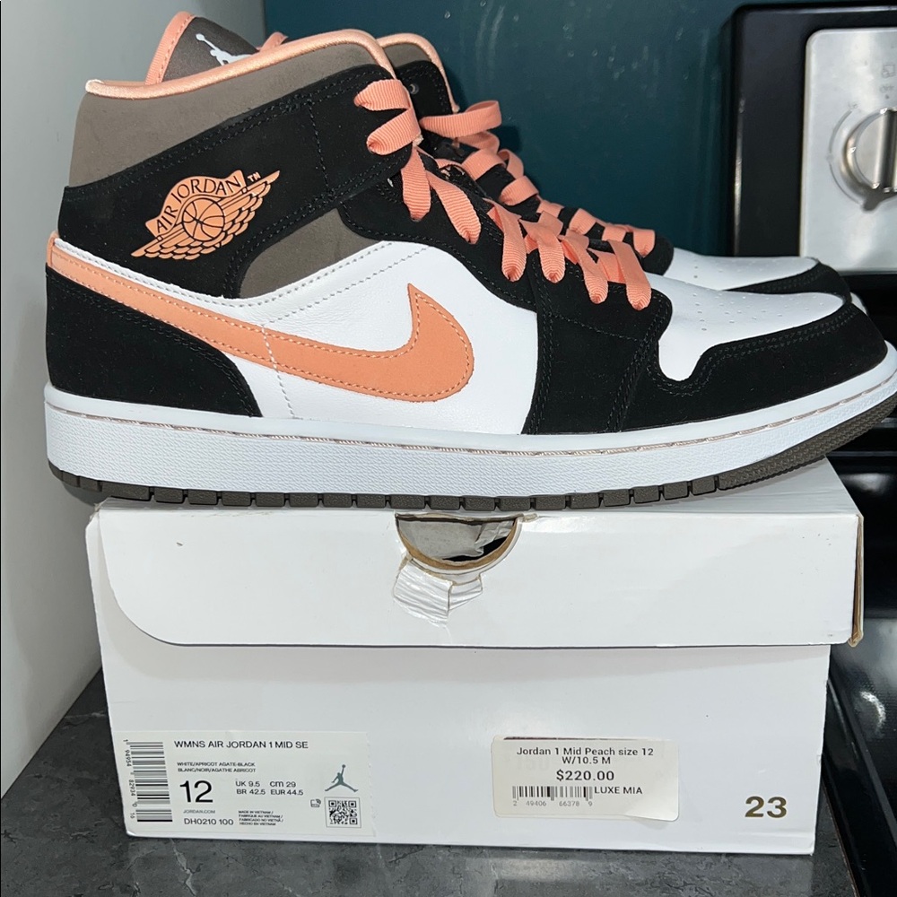 Air Jordan Sneakers White/Apricot Agate-Black NEW